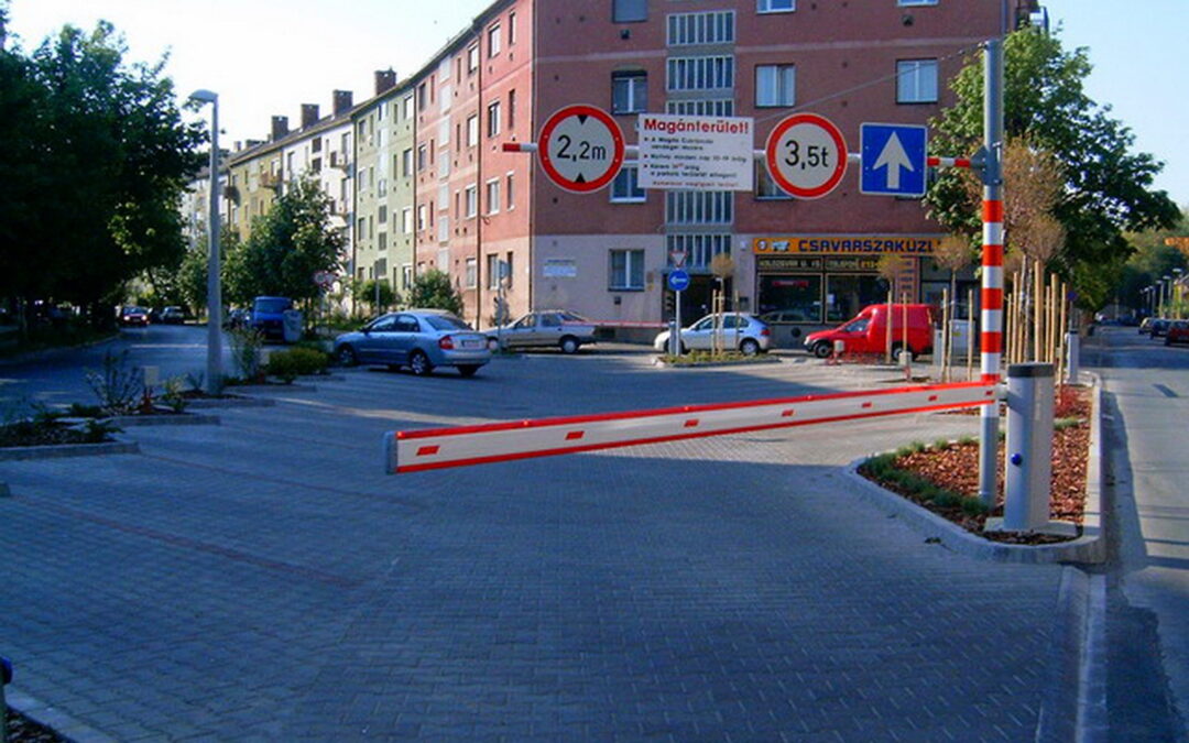 2007 Pécs, Kolozsvár u. – Parkolóépítés