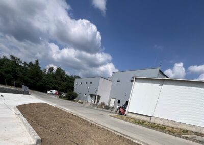 Pécs eFeF Kft. út és parkoló építés