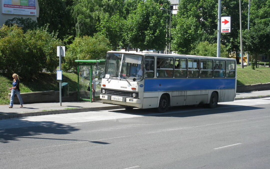 2011 Pécs – Autóbuszmegállók építése